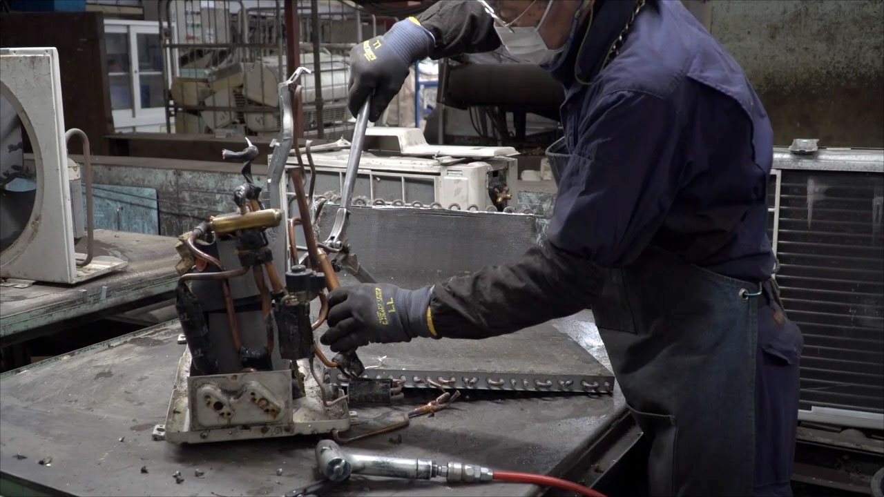 ≪既設取外+リサイクル収集運搬≫ ルームエアコン(壁掛け) 主に6畳〜14畳 当店にてエアコンを新規購入の場合のみハウジングエアコン標準取付